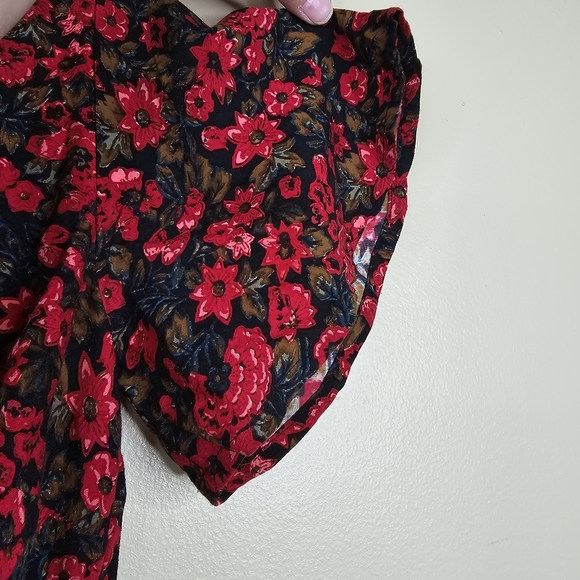 FREE PEOPLE SURF DATE Romper Red Floral Women's One Piece Size 4 Cut Out Ruffle - Picture 3 of 8